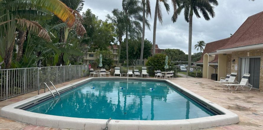 Condominio en Palm Beach Gardens, Florida, 2 dormitorios № 1152229