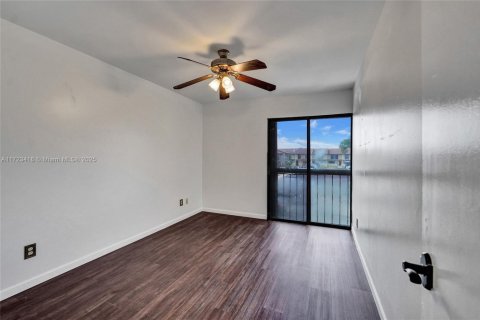 Copropriété à vendre à Hollywood, Floride: 3 chambres, 176.51 m2 № 1474037 - photo 24