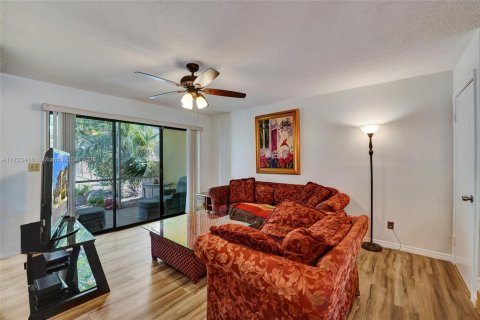 Copropriété à vendre à Hollywood, Floride: 3 chambres, 176.51 m2 № 1474037 - photo 15