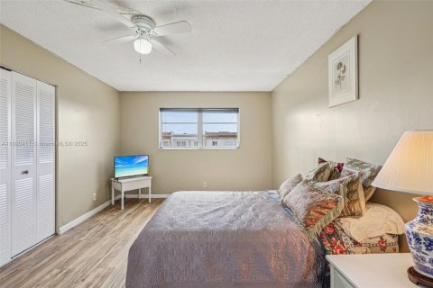 Condominio en venta en Lauderhill, Florida, 1 dormitorio, 70.14 m2 № 2021010 - foto 26