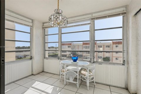 Copropriété à vendre à Lauderhill, Floride: 1 chambre, 70.14 m2 № 2021010 - photo 13