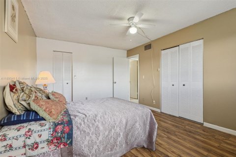Condominio en venta en Lauderhill, Florida, 1 dormitorio, 70.14 m2 № 2021010 - foto 24