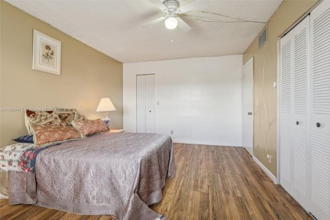 Condominio en venta en Lauderhill, Florida, 1 dormitorio, 70.14 m2 № 2021010 - foto 25