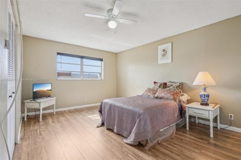 Condominio en venta en Lauderhill, Florida, 1 dormitorio, 70.14 m2 № 2021010 - foto 28