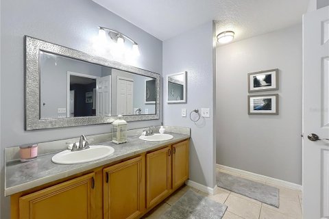 Casa en venta en Orlando, Florida, 4 dormitorios, 202.34 m2 № 2167632 - foto 13
