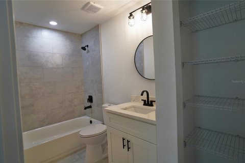 Appartement à louer à Port Charlotte, Floride: 3 chambres, 111.48 m2 № 2415398 - photo 12