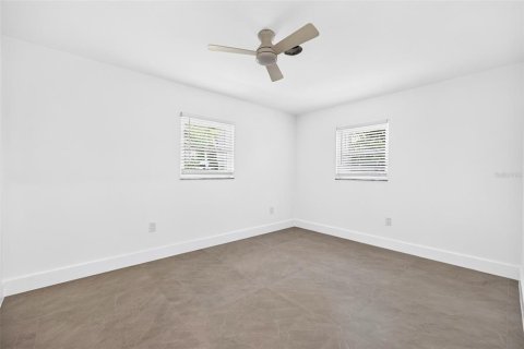 House in Punta Gorda, Florida 3 bedrooms, 142.05 sq.m. № 2197140 - photo 29