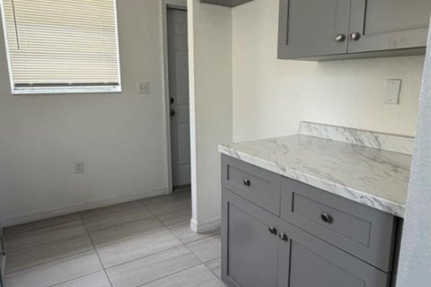 House in Fort Lauderdale, Florida 2 bedrooms, 66.89 sq.m. № 2086989 - photo 5