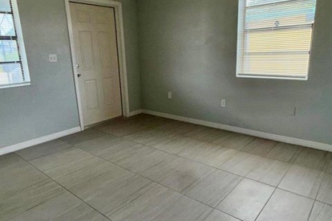 House in Fort Lauderdale, Florida 2 bedrooms, 66.89 sq.m. № 2086989 - photo 8