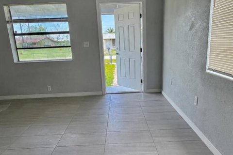House in Fort Lauderdale, Florida 2 bedrooms, 66.89 sq.m. № 2086989 - photo 7