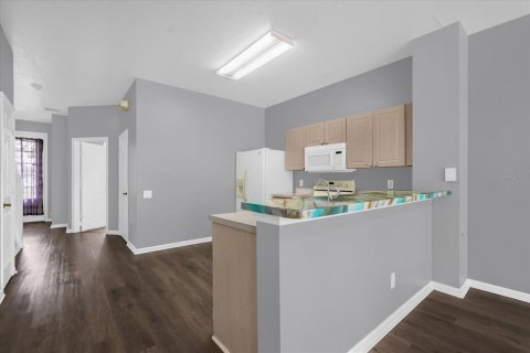 Townhouse in Kissimmee, Florida 3 bedrooms, 133.78 sq.m. № 2100516 - photo 7