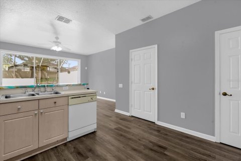 Townhouse in Kissimmee, Florida 3 bedrooms, 133.78 sq.m. № 2100516 - photo 13
