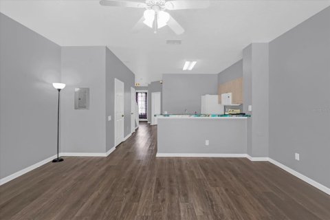 Townhouse in Kissimmee, Florida 3 bedrooms, 133.78 sq.m. № 2100516 - photo 11
