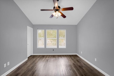 Townhouse in Kissimmee, Florida 3 bedrooms, 133.78 sq.m. № 2100516 - photo 14