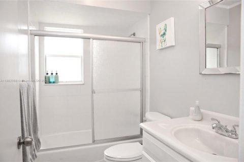 Снять в аренду виллу или дом в Порт-Сент-Луси, Флорида 4 спальни, 146.97м2, № 2020560 - фото 26