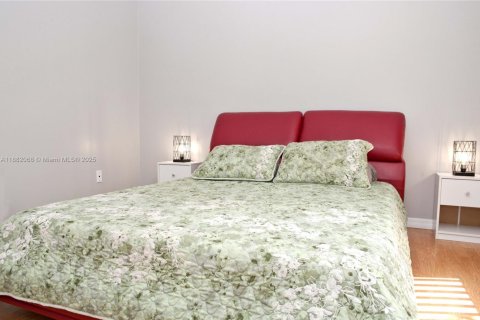 Снять в аренду виллу или дом в Порт-Сент-Луси, Флорида 4 спальни, 146.97м2, № 2020560 - фото 21