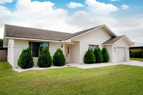 Дом в Порт-Сент-Луси, Флорида 4 спальни, 146.97м2 № 2020560