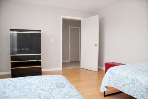 Снять в аренду виллу или дом в Порт-Сент-Луси, Флорида 4 спальни, 146.97м2, № 2020560 - фото 30