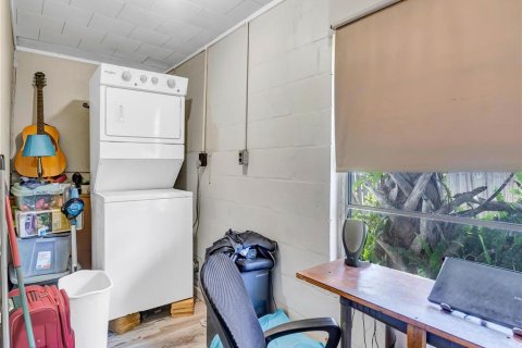 House in Edgewater, Florida 3 bedrooms, 181.44 sq.m. № 2424268 - photo 5