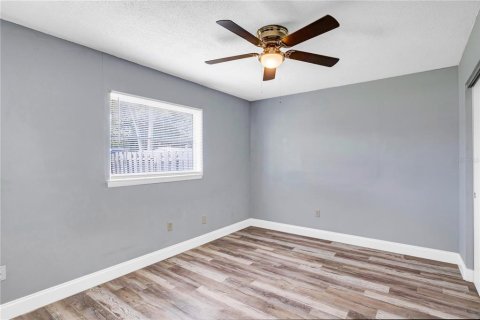 House in Edgewater, Florida 3 bedrooms, 181.44 sq.m. № 2424268 - photo 14