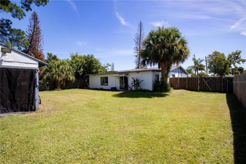 House in Edgewater, Florida 3 bedrooms, 181.44 sq.m. № 2424268 - photo 23