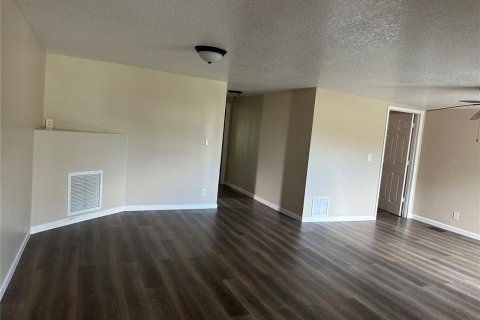 Apartamento en alquiler en Kissimmee, Florida, 3 dormitorios, 136.57 m2 № 1905276 - foto 10