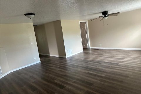 Apartamento en alquiler en Kissimmee, Florida, 3 dormitorios, 136.57 m2 № 1905276 - foto 11