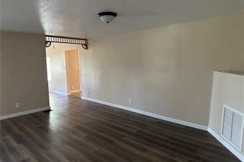 Apartamento en alquiler en Kissimmee, Florida, 3 dormitorios, 136.57 m2 № 1905276 - foto 9