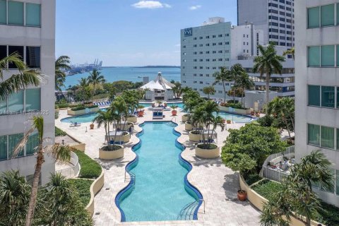 Снять в аренду кондоминиум в Майами, Флорида 2 спальни, 96.99м2, № 1958853 - фото 4