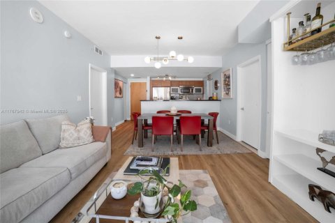 Снять в аренду кондоминиум в Майами, Флорида 2 спальни, 96.99м2, № 1958853 - фото 18