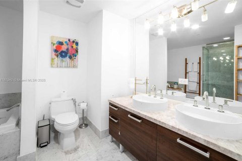 Снять в аренду кондоминиум в Майами, Флорида 2 спальни, 96.99м2, № 1958853 - фото 30