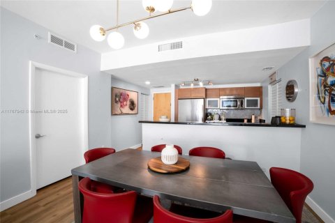 Снять в аренду кондоминиум в Майами, Флорида 2 спальни, 96.99м2, № 1958853 - фото 23