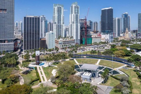 Снять в аренду кондоминиум в Майами, Флорида 2 спальни, 96.99м2, № 1958853 - фото 3