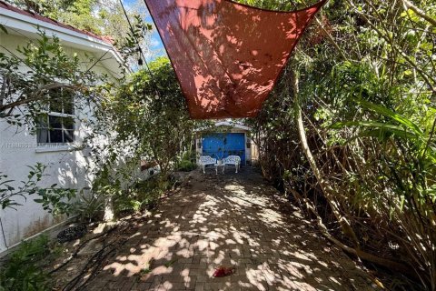 House in Miami, Florida 2 bedrooms, 83.24 sq.m. № 1942290 - photo 8