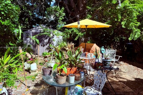 House in Miami, Florida 2 bedrooms, 83.24 sq.m. № 1942290 - photo 17