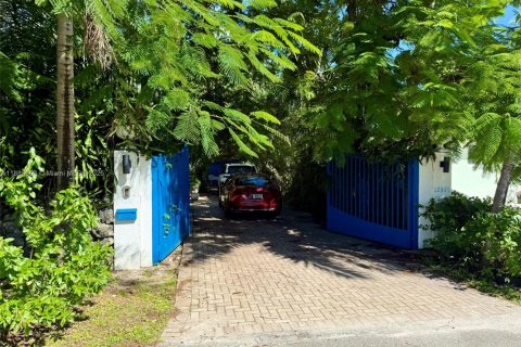 House in Miami, Florida 2 bedrooms, 83.24 sq.m. № 1942290 - photo 2