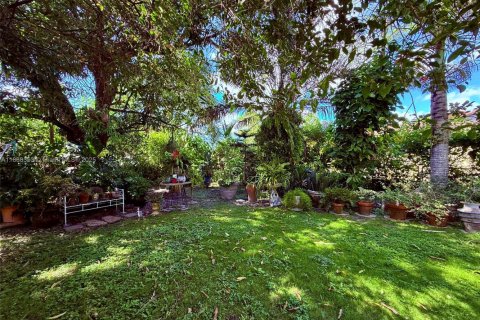 House in Miami, Florida 2 bedrooms, 83.24 sq.m. № 1942290 - photo 14