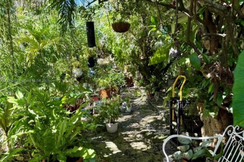 House in Miami, Florida 2 bedrooms, 83.24 sq.m. № 1942290 - photo 10