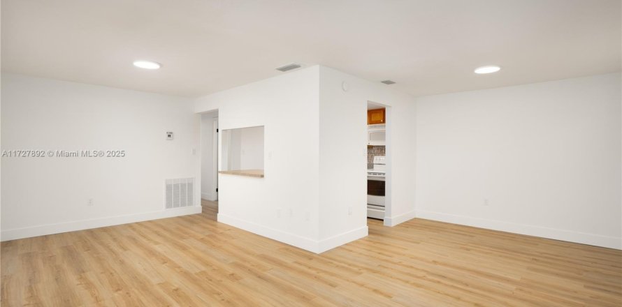 Condo à Port Charlotte, Floride, 2 chambres № 1860179
