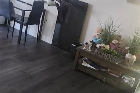 Купить кондоминиум в Сент-Питерсберг, Флорида 3 комнаты, 87.33м2, № 2231881 - фото 12
