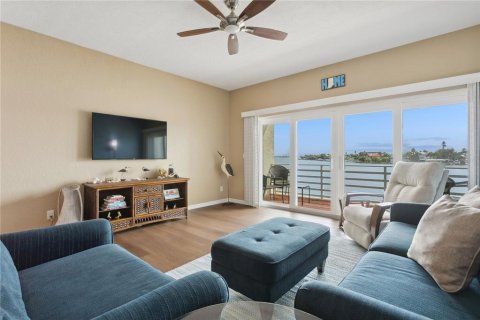 Adosado en alquiler en Saint Pete Beach, Florida, 3 dormitorios, 211.35 m2 № 1885593 - foto 3