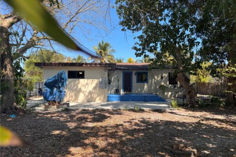 House in Opa-locka, Florida 3 bedrooms, 103.31 sq.m. № 1715573 - photo 21