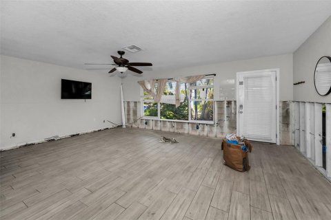 Casa en venta en Clearwater, Florida, 3 dormitorios, 101.54 m2 № 1597689 - foto 3