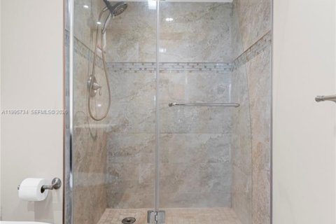 Condominio en alquiler en Pembroke Pines, Florida, 2 dormitorios, 108.7 m2 № 2058338 - foto 14