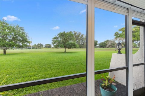 Condominio en alquiler en Pembroke Pines, Florida, 2 dormitorios, 108.7 m2 № 2058338 - foto 22