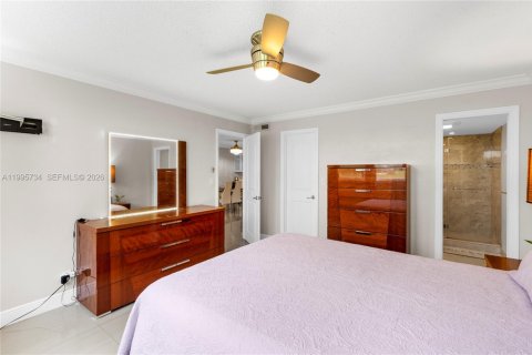 Condominio en alquiler en Pembroke Pines, Florida, 2 dormitorios, 108.7 m2 № 2058338 - foto 12