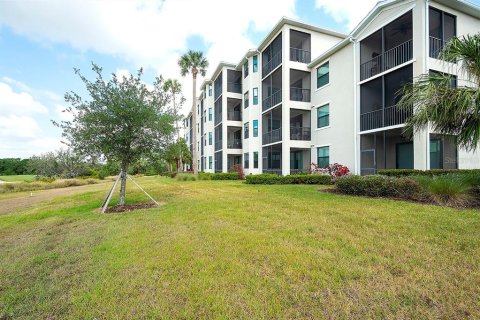 Condo in Bradenton, Florida, 2 bedrooms in LAKEWOOD NATIONAL  № 1718843 - photo 24