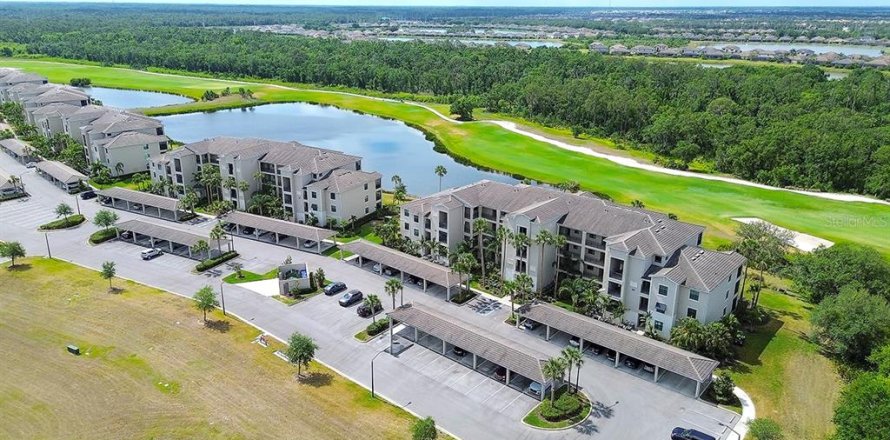Condo in Bradenton, Florida, 2 bedrooms in LAKEWOOD NATIONAL  № 1718843
