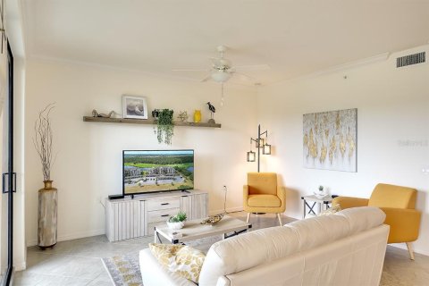 Condo in Bradenton, Florida, 2 bedrooms in LAKEWOOD NATIONAL  № 1718843 - photo 6
