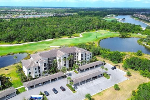 Condo in Bradenton, Florida, 2 bedrooms in LAKEWOOD NATIONAL  № 1718843 - photo 25
